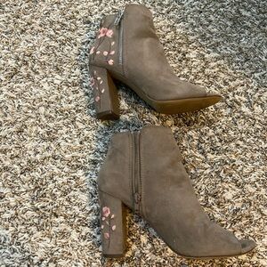 Candies Embroidered Floral Ankle Booties- Gray
